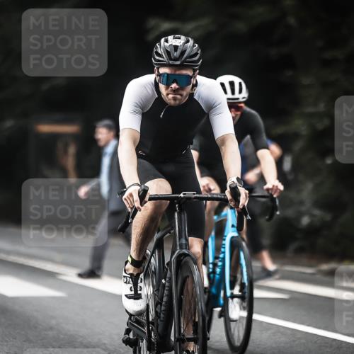 13.09.2026 - Stadtparktriathlon H.Heesch http://msf.ph/oto/10349154 13.09.2026 11:00:22 Radfahren 479, 529, 553 meine-sportfotos.de