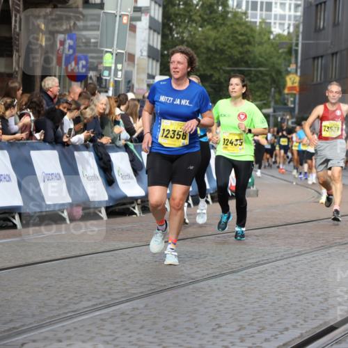 13.09.2026 - 21. swb-Marathon Bremen Strokosch-Dieckow http://msf.ph/oto/10349173 13.09.2026 10:54:06 Ziel 10141, 10174, 10227, 10255, 10478, 10579, 10684, 10685, 10708, 10838, 10845, 10905, 11206, 11446, 11489, 11502, 11596, 11950, 12119, 12244, 12331, 12341, 12405, 12492, 12515, 13597, 10359, 10503, 10577, 10749, 10837, 10996, 11099, 11118, 11329, 11361, 11476, 11765, 11843, 11989, 11998 meine-sportfotos.de