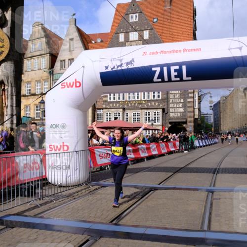 13.09.2026 - 21. swb-Marathon Bremen Tim E. http://msf.ph/oto/10349174 13.09.2026 11:22:24 Ziel 11698, 12157, 12211 meine-sportfotos.de