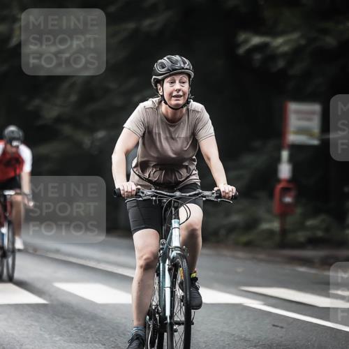 13.09.2026 - Stadtparktriathlon H.Heesch http://msf.ph/oto/10349188 13.09.2026 11:00:30 Radfahren 401, 471, 479, 569, 684 meine-sportfotos.de