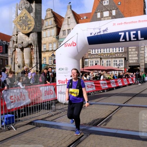 13.09.2026 - 21. swb-Marathon Bremen Tim E. http://msf.ph/oto/10349207 13.09.2026 11:22:25 Ziel 11698, 12157, 12211 meine-sportfotos.de