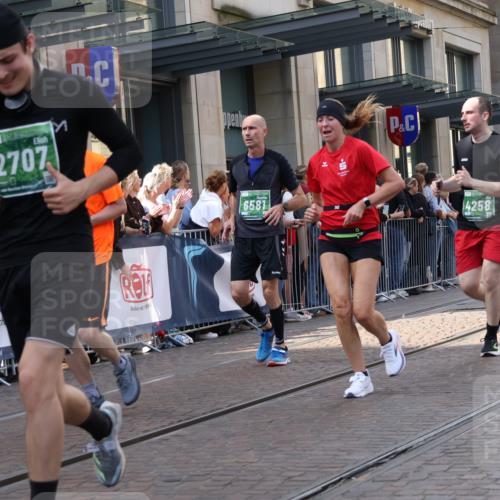 13.09.2026 - 21. swb-Marathon Bremen Strokosch-Dieckow http://msf.ph/oto/10349217 13.09.2026 13:31:12 Ziel 310, 922, 1600, 1627, 2602, 2707, 3152, 3343, 3392, 3396, 3579, 3858, 3859, 4164, 4258, 4273, 4477, 4692, 4889, 5375, 5426, 5504, 5720, 5765, 5979, 6039, 6062, 6147, 6581, 6968, 6971, 7001, 7032, 7296, 7608, 7941, 8035, 8042, 8205, 8239, 8339, 8342, 8364, 8495, 8522, 8726, 9147, 9155, 9293, 9822, 9903, 13066, 217, 244, 1189, 1398, 1479, 2244, 2513, 2802, 2902, 3360, 3396, 3762, 3800, 4251, 5600, 6307, 7198, 7760, 7798, 8543 meine-sportfotos.de