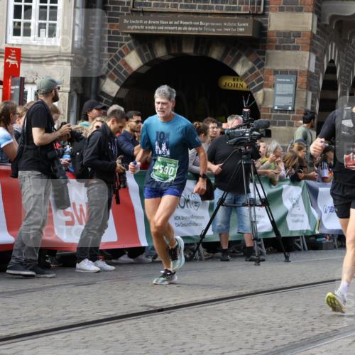 13.09.2026 - 21. swb-Marathon Bremen Strokosch-Dieckow http://msf.ph/oto/10349257 13.09.2026 13:29:03 Ziel 613, 1914, 2276, 2891, 3028, 3348, 3444, 4102, 4564, 5267, 5531, 5691, 6817, 6914, 6957, 7134, 7263, 7527, 8938, 9176, 9562, 13012, 13174, 303, 394, 596, 651, 745, 1545, 1823, 2023, 2070, 2867, 3796, 3912, 4590, 5036, 6030, 7149, 7361, 7860, 9249, 9661, 10128 meine-sportfotos.de