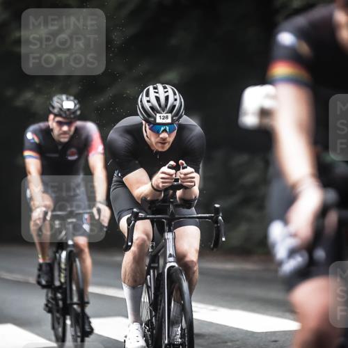 13.09.2026 - Stadtparktriathlon H.Heesch http://msf.ph/oto/10349269 13.09.2026 09:15:36 Radfahren 39, 97, 104, 117, 120, 128, 147, 161 meine-sportfotos.de
