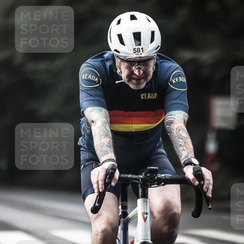 13.09.2026 - Stadtparktriathlon H.Heesch http://msf.ph/oto/10349279 13.09.2026 11:00:40 Radfahren 471, 533, 579, 581, 663 meine-sportfotos.de
