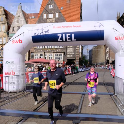 13.09.2026 - 21. swb-Marathon Bremen Tim E. http://msf.ph/oto/10349298 13.09.2026 11:22:42 Ziel 10710, 10968, 11423, 11579, 12444 meine-sportfotos.de