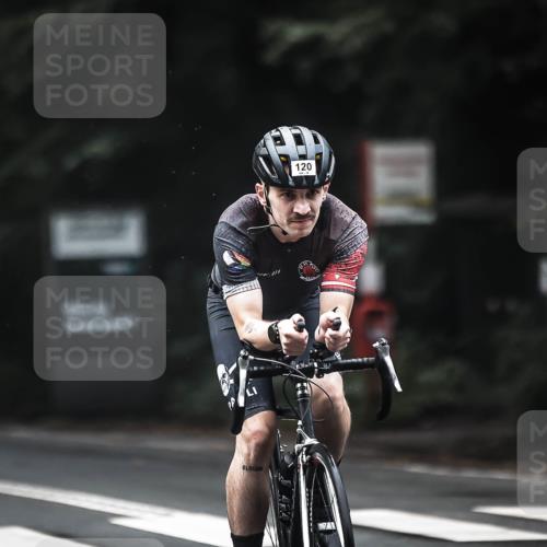 13.09.2026 - Stadtparktriathlon H.Heesch http://msf.ph/oto/10349306 13.09.2026 09:15:42 Radfahren 39, 117, 120 meine-sportfotos.de