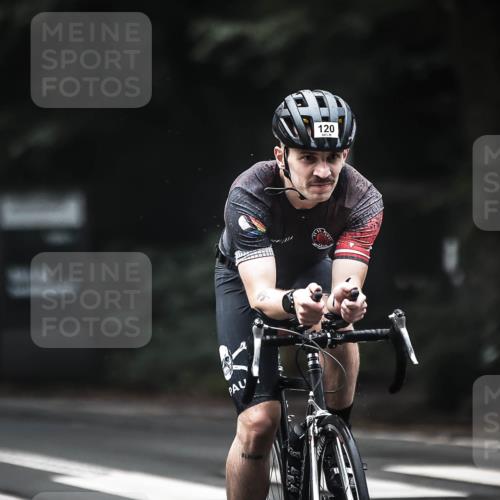 13.09.2026 - Stadtparktriathlon H.Heesch http://msf.ph/oto/10349309 13.09.2026 09:15:42 Radfahren 39, 117, 120 meine-sportfotos.de