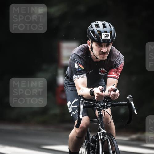 13.09.2026 - Stadtparktriathlon H.Heesch http://msf.ph/oto/10349315 13.09.2026 09:15:43 Radfahren 39, 95, 120 meine-sportfotos.de