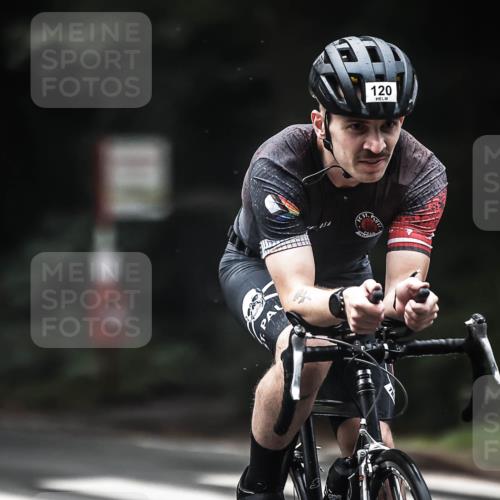 13.09.2026 - Stadtparktriathlon H.Heesch http://msf.ph/oto/10349319 13.09.2026 09:15:43 Radfahren 39, 95, 120 meine-sportfotos.de