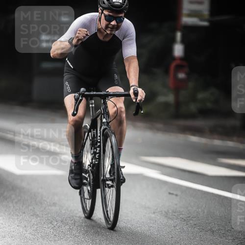13.09.2026 - Stadtparktriathlon H.Heesch http://msf.ph/oto/10349335 13.09.2026 11:00:53 Radfahren 423, 484, 504, 566, 593, 616, 625 meine-sportfotos.de