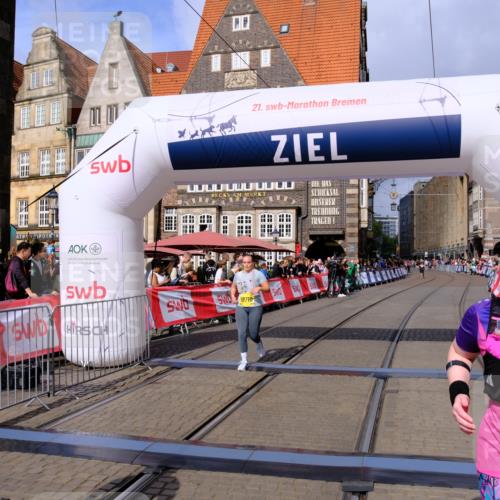 13.09.2026 - 21. swb-Marathon Bremen Tim E. http://msf.ph/oto/10349366 13.09.2026 11:22:43 Ziel 10710, 10968, 11423, 11579, 12444 meine-sportfotos.de