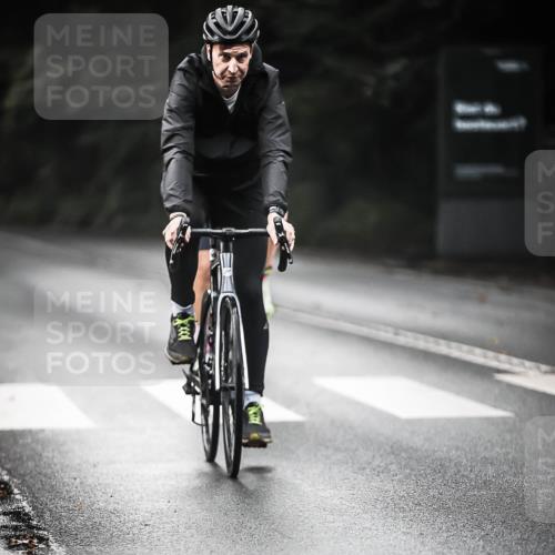 13.09.2026 - Stadtparktriathlon H.Heesch http://msf.ph/oto/10349429 13.09.2026 11:01:07 Radfahren 601, 622, 1797 meine-sportfotos.de