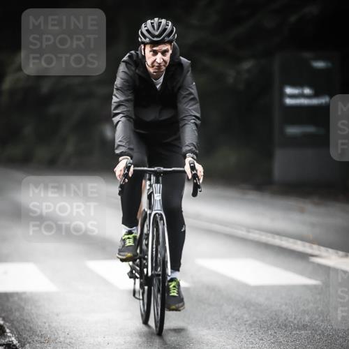13.09.2026 - Stadtparktriathlon H.Heesch http://msf.ph/oto/10349433 13.09.2026 11:01:07 Radfahren 601, 622, 1797 meine-sportfotos.de