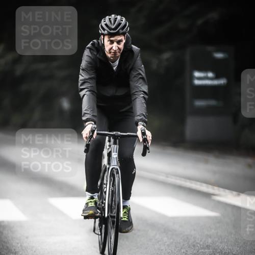 13.09.2026 - Stadtparktriathlon H.Heesch http://msf.ph/oto/10349435 13.09.2026 11:01:07 Radfahren 601, 622, 1797 meine-sportfotos.de