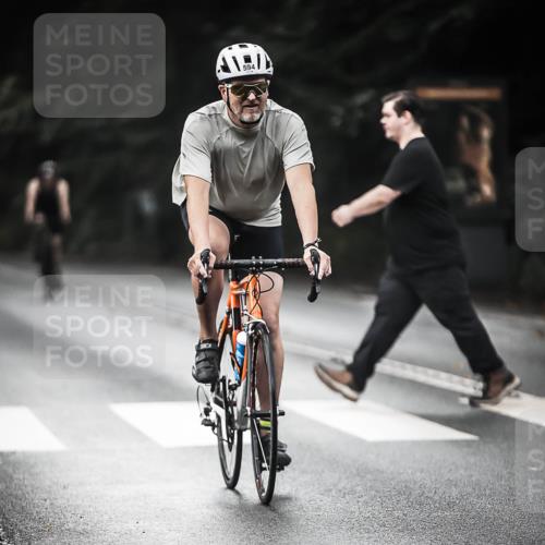 13.09.2026 - Stadtparktriathlon H.Heesch http://msf.ph/oto/10349474 13.09.2026 11:01:14 Radfahren 594, 601, 676, 1798 meine-sportfotos.de