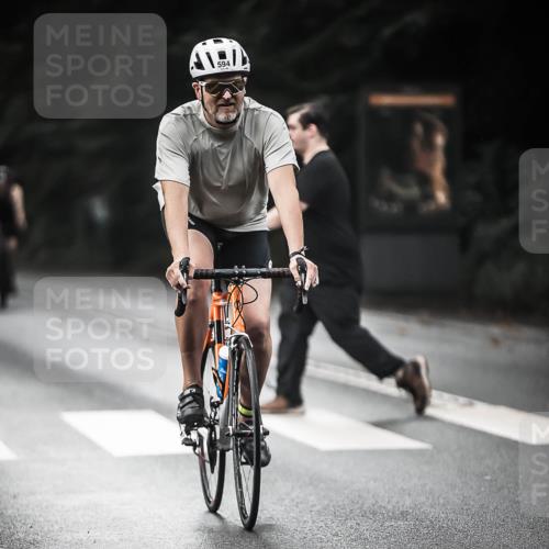 13.09.2026 - Stadtparktriathlon H.Heesch http://msf.ph/oto/10349477 13.09.2026 11:01:14 Radfahren 594, 601, 676, 1798 meine-sportfotos.de