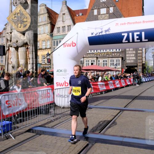 13.09.2026 - 21. swb-Marathon Bremen Tim E. http://msf.ph/oto/10349478 13.09.2026 11:23:04 Ziel 11574 meine-sportfotos.de