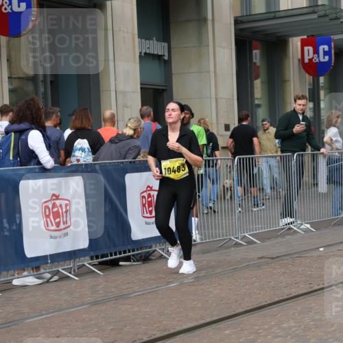 13.09.2026 - 21. swb-Marathon Bremen Strokosch-Dieckow http://msf.ph/oto/10349482 13.09.2026 11:12:37 Ziel 10483, 10804, 10893, 11357, 11606, 11627, 11657, 11671, 11832, 12050, 12060, 12393, 12418, 12423, 10213, 10354, 10406, 10414, 10743, 10874, 10875, 10909, 11090, 11657, 11716, 12234, 12327, 12497 meine-sportfotos.de