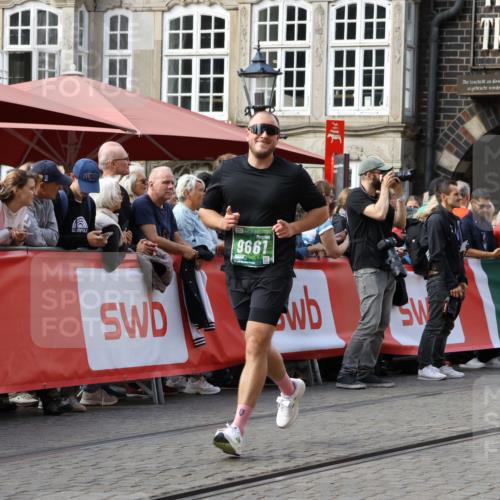 13.09.2026 - 21. swb-Marathon Bremen Strokosch-Dieckow http://msf.ph/oto/10349490 13.09.2026 13:29:09 Ziel 430, 722, 725, 936, 1014, 2276, 2378, 2851, 2891, 3348, 3419, 3444, 3665, 4102, 4564, 5267, 5531, 5691, 5865, 6099, 6817, 6937, 6955, 7134, 7263, 7527, 8984, 8985, 9176, 9562, 13012, 13174, 132, 303, 596, 651, 1365, 1387, 1545, 1823, 2023, 2867, 3258, 3796, 3846, 3912, 4541, 5036, 6030, 6103, 7149, 7361, 7631, 7860, 8007, 8066, 8099, 8277, 8338, 8675, 9249, 9889, 10128 meine-sportfotos.de
