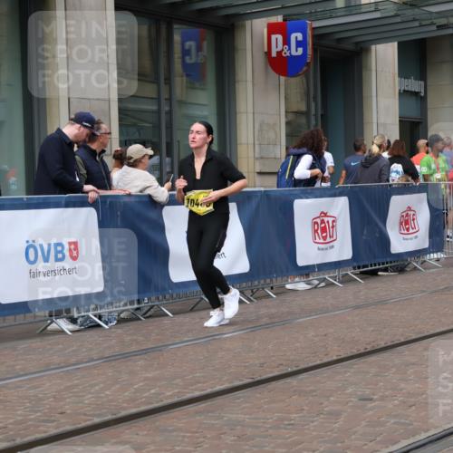 13.09.2026 - 21. swb-Marathon Bremen Strokosch-Dieckow http://msf.ph/oto/10349506 13.09.2026 11:12:39 Ziel 10483, 10804, 10893, 11357, 11606, 11627, 11671, 11832, 12050, 12060, 12393, 12418, 12423, 10213, 10354, 10406, 10414, 10743, 10874, 10875, 10909, 11090, 11657, 11716, 12234, 12327, 12497 meine-sportfotos.de