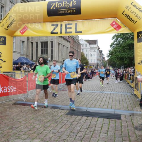 13.09.2026 - Kiel Lauf Yannick Fuchs http://msf.ph/oto/10349541 13.09.2026 10:33:01 Ziel 32, 1467, 3327, 9222, 9879, 10552, 342, 870, 875, 1393, 1612, 1801, 3170, 4236, 4393, 4512, 4963, 5721, 6337, 7471, 7650, 8033, 8621, 8683, 9123, 10338, 11299, 11319, 11597, 12071, 12353, 12367, 12728, 864, 1327, 1525, 2824, 3991, 3997, 4929, 5197, 5274, 5907, 6537, 6988, 7030, 7709, 8280, 9411, 9891, 9975, 10181, 10448, 10773, 11754, 12277, 12339, 524, 3170, 3923, 4349, 6435, 7790, 8878, 11451, 11612, 12071, 12367 meine-sportfotos.de