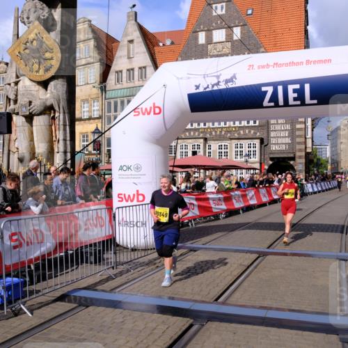 13.09.2026 - 21. swb-Marathon Bremen Tim E. http://msf.ph/oto/10349566 13.09.2026 11:23:31 Ziel 10349, 10754, 10925 meine-sportfotos.de