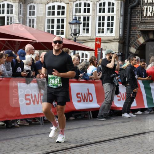 13.09.2026 - 21. swb-Marathon Bremen Strokosch-Dieckow http://msf.ph/oto/10349569 13.09.2026 13:29:09 Ziel 430, 722, 725, 936, 1014, 2276, 2378, 2851, 2891, 3348, 3419, 3444, 3665, 4102, 4564, 5267, 5531, 5691, 5865, 6099, 6817, 6937, 6955, 7134, 7263, 7527, 8984, 8985, 9176, 9562, 13012, 13174, 132, 303, 596, 651, 1365, 1387, 1545, 1823, 2023, 2867, 3258, 3796, 3846, 3912, 4541, 5036, 6030, 6103, 7149, 7361, 7631, 7860, 8007, 8066, 8099, 8277, 8338, 8675, 9249, 9889, 10128 meine-sportfotos.de