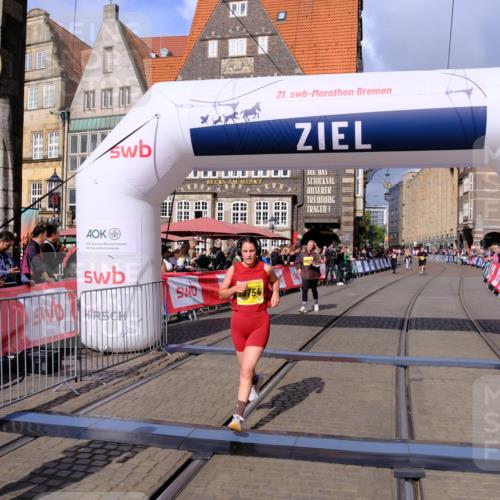 13.09.2026 - 21. swb-Marathon Bremen Tim E. http://msf.ph/oto/10349588 13.09.2026 11:23:33 Ziel 10349, 10754, 10925 meine-sportfotos.de
