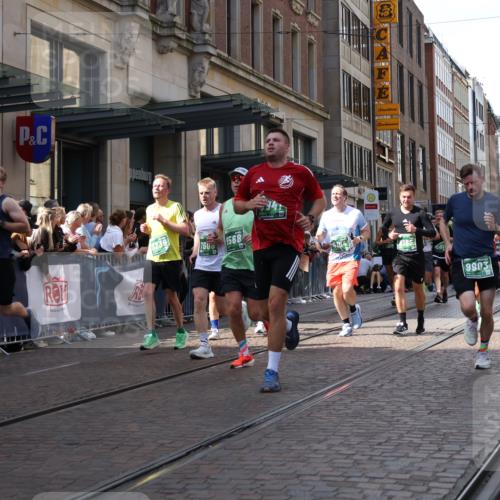 13.09.2026 - 21. swb-Marathon Bremen Strokosch-Dieckow http://msf.ph/oto/10349599 13.09.2026 13:31:22 Ziel 310, 578, 922, 1600, 2707, 3115, 3239, 3244, 3278, 3579, 3858, 3859, 3989, 4030, 4164, 4258, 4273, 4692, 4889, 4998, 5158, 5363, 5426, 5504, 5899, 6039, 6062, 6100, 6193, 6213, 6354, 6581, 6602, 6971, 7032, 7242, 7260, 7608, 7790, 7941, 7964, 8042, 8078, 8166, 8205, 8206, 8239, 8364, 8495, 8522, 9016, 9033, 9155, 9188, 9293, 9568, 9785, 9903, 9914, 13151, 13231, 217, 1398, 1479, 1627, 2244, 2513, 2602, 2707, 2802, 3152, 3343, 3392, 3396, 3762, 3800, 4477, 7198, 7798 meine-sportfotos.de