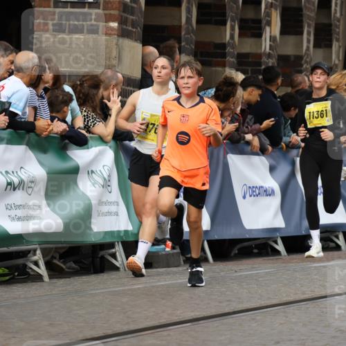 13.09.2026 - 21. swb-Marathon Bremen Strokosch-Dieckow http://msf.ph/oto/10349629 13.09.2026 10:54:18 Ziel 10255, 10579, 10684, 10685, 10708, 10822, 10947, 11010, 11206, 11290, 11489, 11596, 12075, 12244, 12356, 12405, 12435, 12492, 12515, 13531, 10067, 10146, 10410, 10503, 10577, 10631, 10749, 10765, 10837, 10884, 11039, 11099, 11389, 11593, 12265, 12328, 12467 meine-sportfotos.de