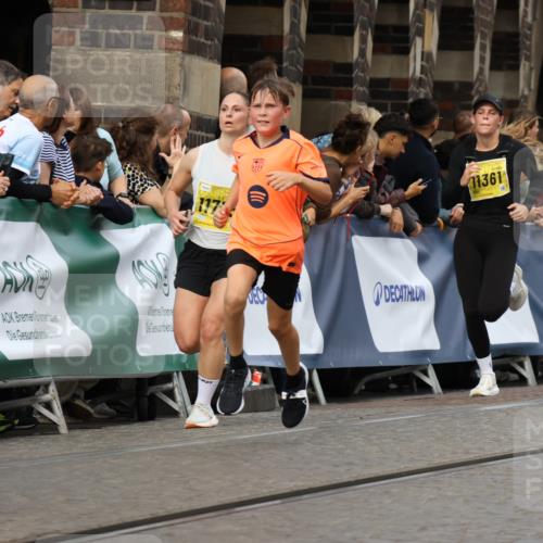 13.09.2026 - 21. swb-Marathon Bremen Strokosch-Dieckow http://msf.ph/oto/10349647 13.09.2026 10:54:19 Ziel 10255, 10579, 10685, 10708, 10822, 10947, 11010, 11206, 11290, 11489, 11596, 12075, 12244, 12356, 12405, 12435, 12492, 12515, 13531, 10067, 10146, 10410, 10503, 10631, 10765, 10837, 10884, 11039, 11389, 11593, 12038, 12265, 12328, 12467 meine-sportfotos.de