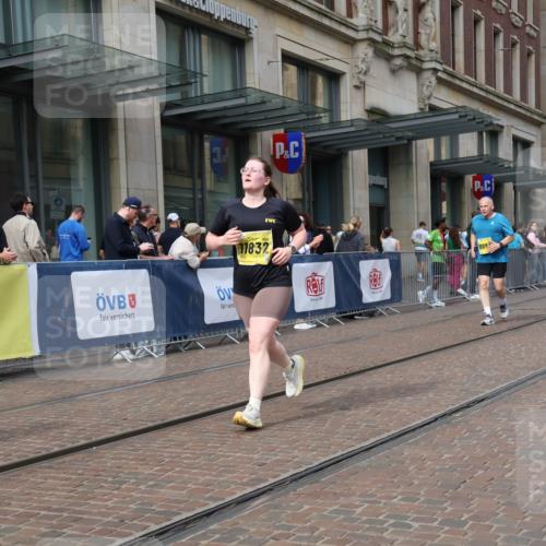 13.09.2026 - 21. swb-Marathon Bremen Strokosch-Dieckow http://msf.ph/oto/10349665 13.09.2026 11:12:46 Ziel 10483, 10804, 10893, 11048, 11357, 11606, 11627, 11671, 11832, 12050, 12060, 12393, 12418, 10354, 10483, 10743, 10874, 10875, 10909, 11090, 11657, 12234, 12423, 12497 meine-sportfotos.de