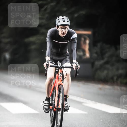 13.09.2026 - Stadtparktriathlon H.Heesch http://msf.ph/oto/10349711 13.09.2026 11:01:40 Radfahren 468, 487, 510, 592, 698, 703, 706 meine-sportfotos.de