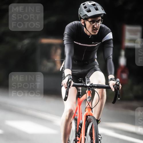 13.09.2026 - Stadtparktriathlon H.Heesch http://msf.ph/oto/10349728 13.09.2026 11:01:41 Radfahren 468, 487, 510, 698, 703, 706 meine-sportfotos.de