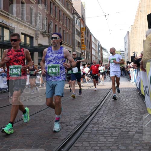 13.09.2026 - 21. swb-Marathon Bremen Strokosch-Dieckow http://msf.ph/oto/10349731 13.09.2026 13:31:26 Ziel 310, 578, 846, 1600, 3115, 3205, 3239, 3244, 3278, 3858, 3859, 3989, 4030, 4164, 4273, 4692, 4889, 4998, 5158, 5325, 5363, 5426, 5899, 6039, 6062, 6100, 6193, 6213, 6354, 6581, 6602, 7032, 7242, 7260, 7608, 7790, 7941, 7964, 8042, 8048, 8078, 8166, 8205, 8206, 8247, 8364, 8495, 8522, 8970, 9016, 9033, 9188, 9293, 9568, 9785, 9903, 9914, 13151, 13231, 217, 922, 1398, 1627, 2244, 2513, 2602, 2707, 2802, 3152, 3343, 3392, 3396, 3579, 3762, 4258, 4477 meine-sportfotos.de