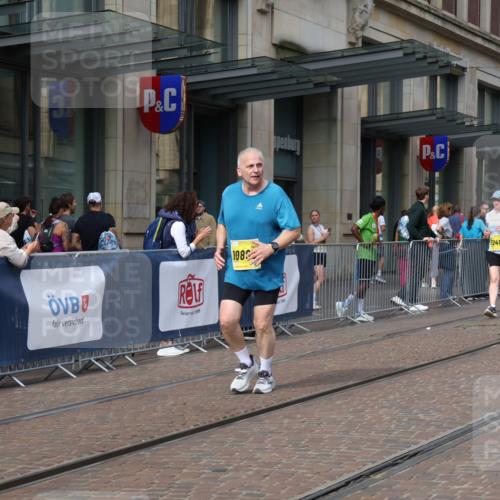 13.09.2026 - 21. swb-Marathon Bremen Strokosch-Dieckow http://msf.ph/oto/10349737 13.09.2026 11:12:48 Ziel 10804, 10893, 11048, 11357, 11606, 11627, 11671, 11832, 12050, 12060, 12393, 12418, 10354, 10483, 10743, 10874, 10875, 10909, 11090, 11657, 12234, 12423, 12497 meine-sportfotos.de