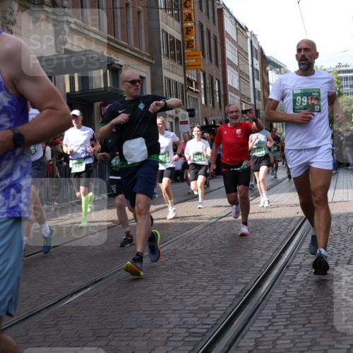 13.09.2026 - 21. swb-Marathon Bremen Strokosch-Dieckow http://msf.ph/oto/10349750 13.09.2026 13:31:27 Ziel 310, 578, 846, 1600, 3115, 3205, 3239, 3244, 3278, 3858, 3859, 3989, 4030, 4164, 4273, 4692, 4889, 4998, 5158, 5325, 5363, 5426, 5899, 6039, 6062, 6100, 6193, 6213, 6354, 6581, 6602, 7032, 7242, 7260, 7608, 7790, 7941, 7964, 8042, 8048, 8078, 8166, 8205, 8206, 8247, 8364, 8495, 8522, 8970, 9016, 9033, 9188, 9293, 9568, 9785, 9903, 9914, 13151, 13231, 217, 922, 1398, 1600, 1627, 2244, 2513, 2602, 2707, 3152, 3343, 3392, 3396, 3579, 3762, 3859, 4258, 4477 meine-sportfotos.de