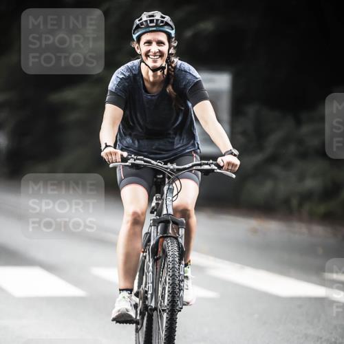 13.09.2026 - Stadtparktriathlon H.Heesch http://msf.ph/oto/10349819 13.09.2026 11:01:55 Radfahren 357, 494, 538, 657, 700 meine-sportfotos.de