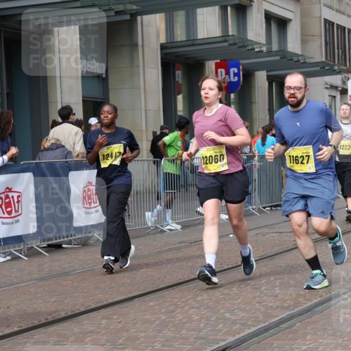 13.09.2026 - 21. swb-Marathon Bremen Strokosch-Dieckow http://msf.ph/oto/10349946 13.09.2026 11:12:53 Ziel 10804, 10893, 11048, 11357, 11606, 11627, 12050, 12060, 12393, 12418, 10354, 10483, 10743, 10874, 10875, 11090, 11606, 11657, 11671, 11832, 12050, 12234, 12423, 12497 meine-sportfotos.de