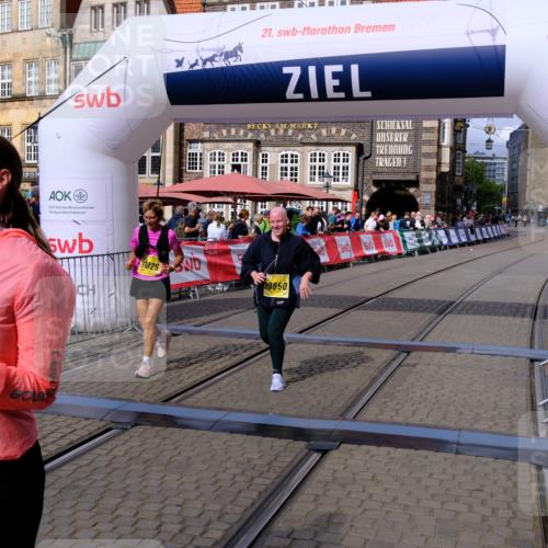13.09.2026 - 21. swb-Marathon Bremen Tim E. http://msf.ph/oto/10349961 13.09.2026 11:31:51 Ziel  meine-sportfotos.de