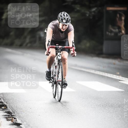 13.09.2026 - Stadtparktriathlon H.Heesch http://msf.ph/oto/10349977 13.09.2026 11:02:12 Radfahren 589 meine-sportfotos.de