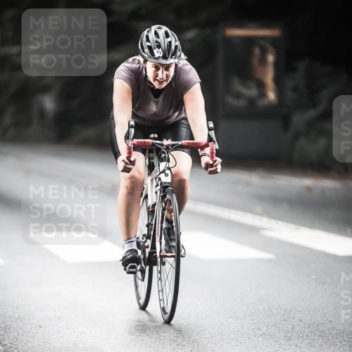13.09.2026 - Stadtparktriathlon H.Heesch http://msf.ph/oto/10349990 13.09.2026 11:02:12 Radfahren 589 meine-sportfotos.de