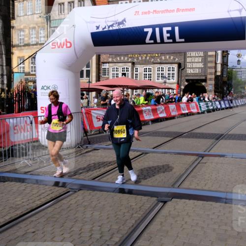 13.09.2026 - 21. swb-Marathon Bremen Tim E. http://msf.ph/oto/10349991 13.09.2026 11:31:51 Ziel  meine-sportfotos.de