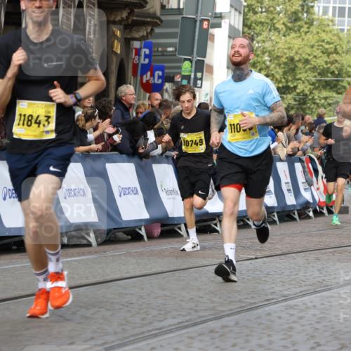 13.09.2026 - 21. swb-Marathon Bremen Strokosch-Dieckow http://msf.ph/oto/10350000 13.09.2026 10:54:27 Ziel 10822, 10947, 10996, 11010, 11290, 11329, 11361, 11476, 11765, 11843, 11989, 11998, 12075, 12356, 12435, 13531, 10067, 10146, 10410, 10608, 10704, 10765, 11039, 11174, 11389, 11593, 11874, 12038, 12467, 12519, 13526 meine-sportfotos.de