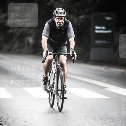 13.09.2026 - Stadtparktriathlon H.Heesch http://msf.ph/oto/10350018 13.09.2026 11:02:19 Radfahren 591, 610 meine-sportfotos.de