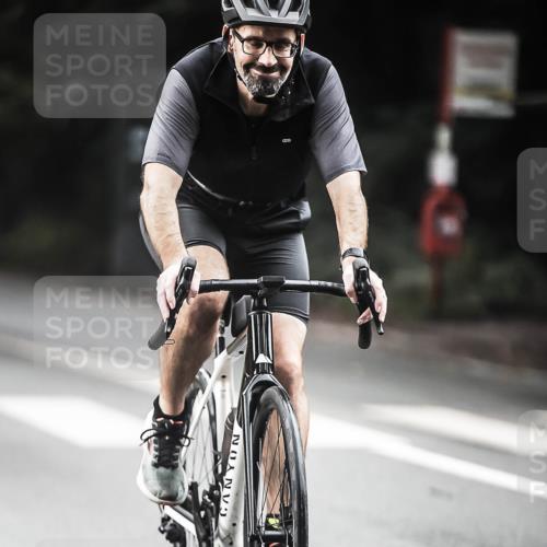 13.09.2026 - Stadtparktriathlon H.Heesch http://msf.ph/oto/10350041 13.09.2026 11:02:20 Radfahren 591, 610 meine-sportfotos.de