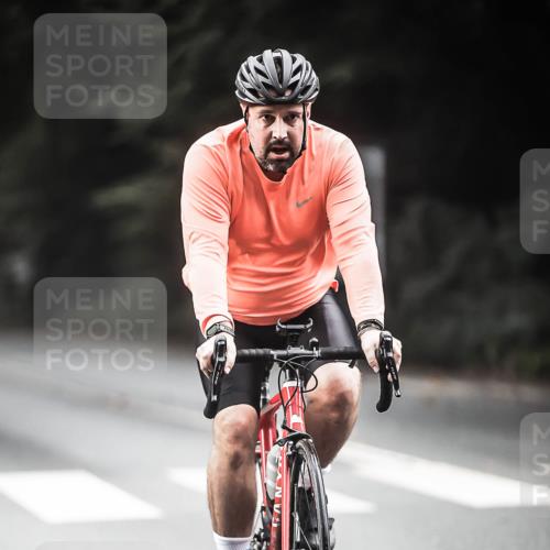 13.09.2026 - Stadtparktriathlon H.Heesch http://msf.ph/oto/10350062 13.09.2026 11:02:22 Radfahren 591, 596, 610 meine-sportfotos.de