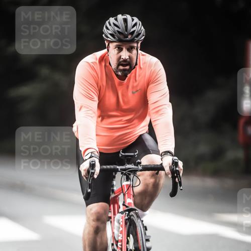 13.09.2026 - Stadtparktriathlon H.Heesch http://msf.ph/oto/10350065 13.09.2026 11:02:22 Radfahren 591, 596, 610 meine-sportfotos.de