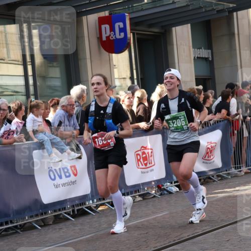 13.09.2026 - 21. swb-Marathon Bremen Strokosch-Dieckow http://msf.ph/oto/10350143 13.09.2026 13:31:36 Ziel 578, 846, 2310, 2934, 3115, 3205, 3239, 3244, 3278, 3946, 3989, 4030, 4164, 4797, 4979, 4998, 5158, 5325, 5363, 5899, 6062, 6100, 6116, 6193, 6213, 6354, 6602, 7242, 7260, 7526, 7790, 7964, 8048, 8078, 8166, 8206, 8247, 8610, 8970, 9016, 9033, 9188, 9568, 9640, 9785, 9914, 13151, 13231, 310, 922, 1600, 1627, 2244, 2602, 2707, 3152, 3343, 3392, 3396, 3579, 3858, 3859, 4258, 4273, 4477, 4692, 4889, 5426, 6039, 6581, 7032, 7608, 7941, 8042, 8205 meine-sportfotos.de